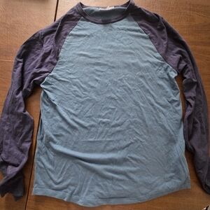 Topman Two-Tone Raglan Long Sleeve Shirt in Teal and Navy. Men's Small. Slim Fit